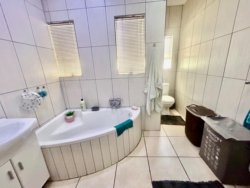 4 Bedroom Property for Sale in Vanderbijlpark SW 1 Gauteng