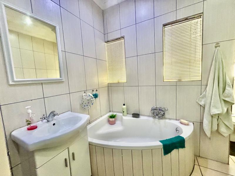 4 Bedroom Property for Sale in Vanderbijlpark SW 1 Gauteng