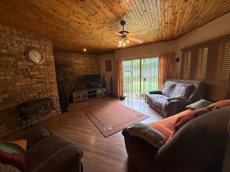 4 Bedroom Property for Sale in Vanderbijlpark Sw 2 Gauteng