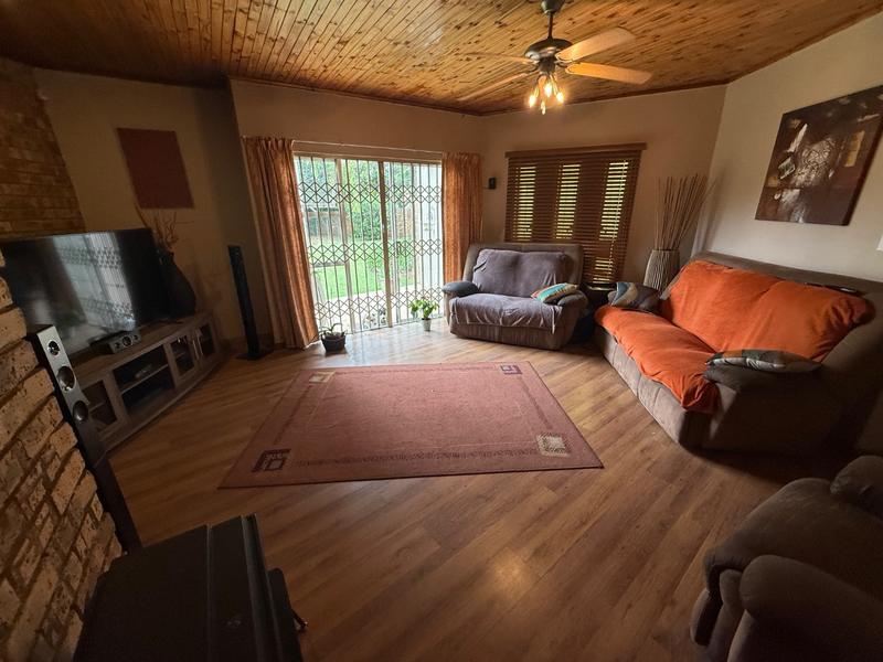 4 Bedroom Property for Sale in Vanderbijlpark Sw 2 Gauteng