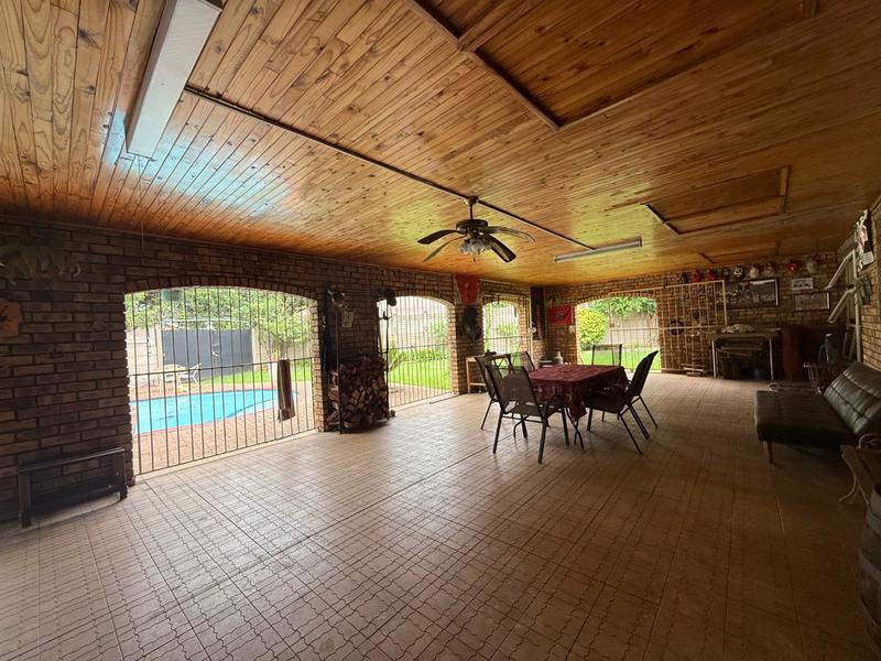 4 Bedroom Property for Sale in Vanderbijlpark Sw 2 Gauteng