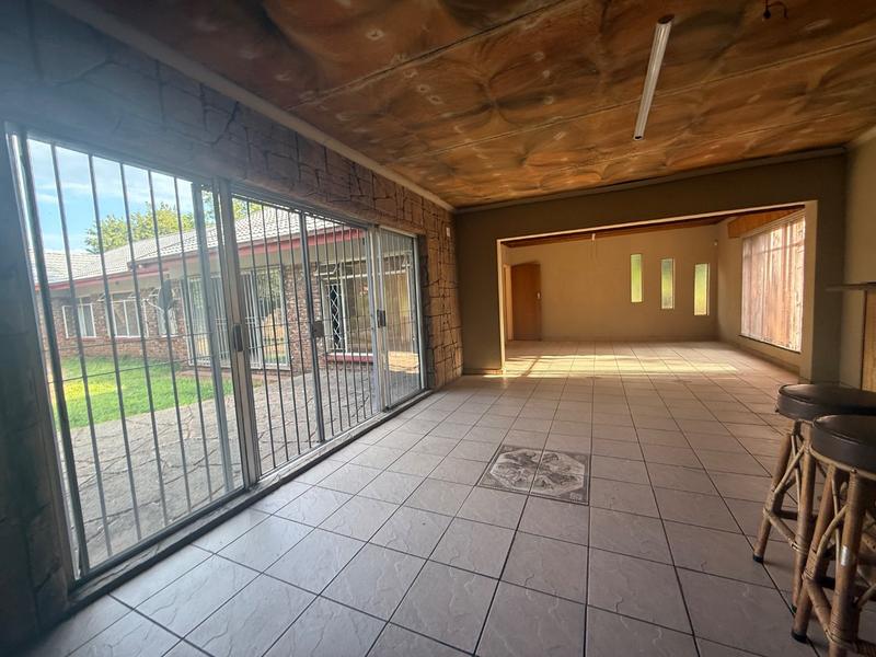 4 Bedroom Property for Sale in Vanderbijlpark Sw 2 Gauteng