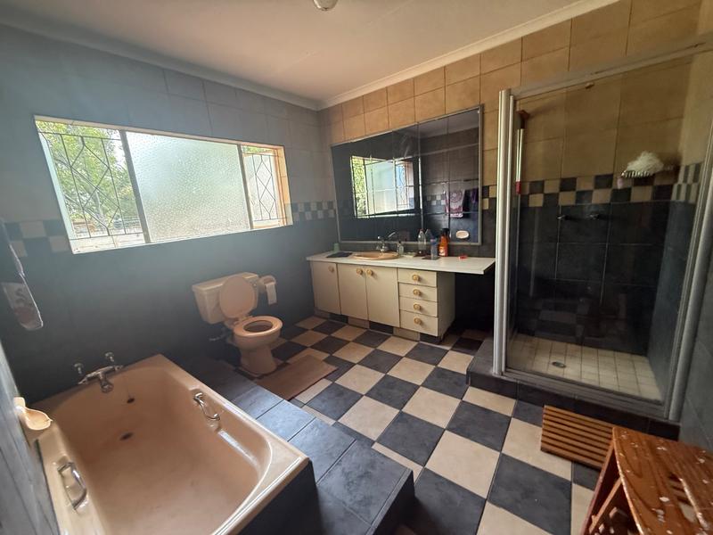 4 Bedroom Property for Sale in Vanderbijlpark Sw 2 Gauteng