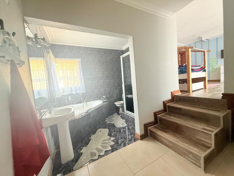 5 Bedroom Property for Sale in Vanderbijlpark SW 5 Gauteng