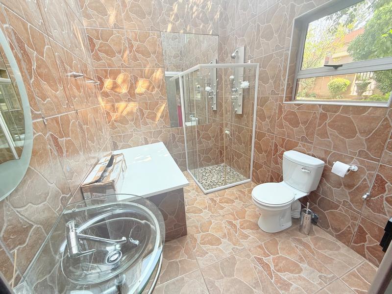 5 Bedroom Property for Sale in Vanderbijlpark SW 5 Gauteng