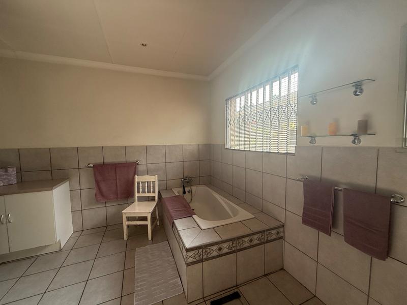 3 Bedroom Property for Sale in Vanderbijlpark SW 5 Gauteng