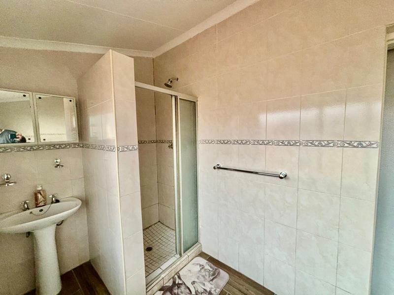 3 Bedroom Property for Sale in Vanderbijlpark SW 5 Gauteng