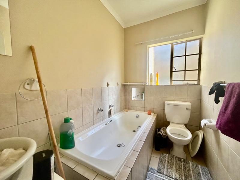2 Bedroom Property for Sale in Vanderbijlpark SW 5 Gauteng