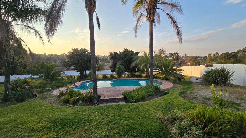 To Let 4 Bedroom Property for Rent in Kew Gauteng