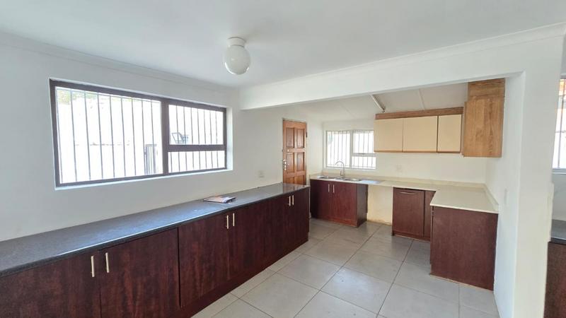 To Let 4 Bedroom Property for Rent in Kew Gauteng