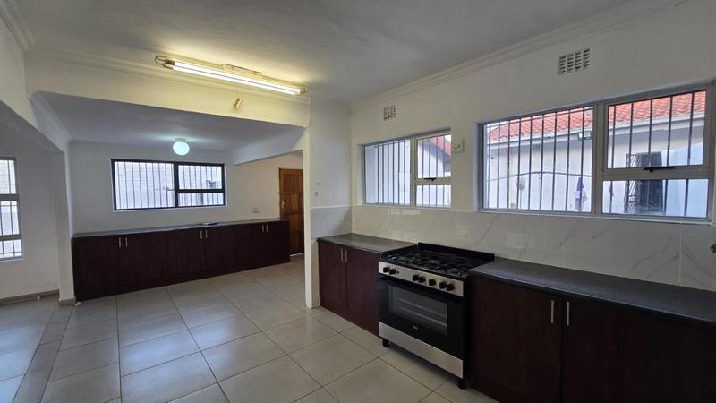 To Let 4 Bedroom Property for Rent in Kew Gauteng