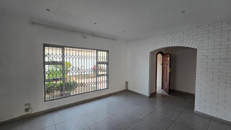 To Let 4 Bedroom Property for Rent in Kew Gauteng