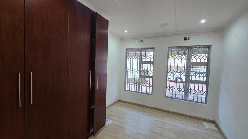 To Let 4 Bedroom Property for Rent in Kew Gauteng