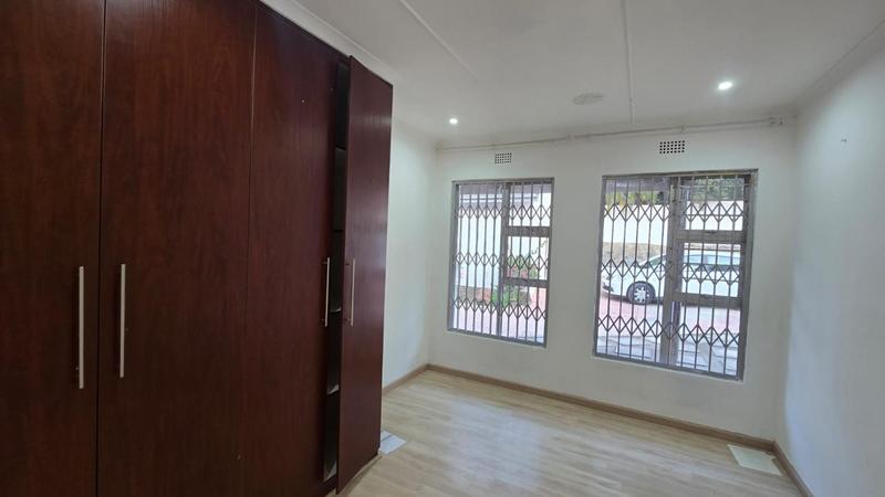 To Let 4 Bedroom Property for Rent in Kew Gauteng