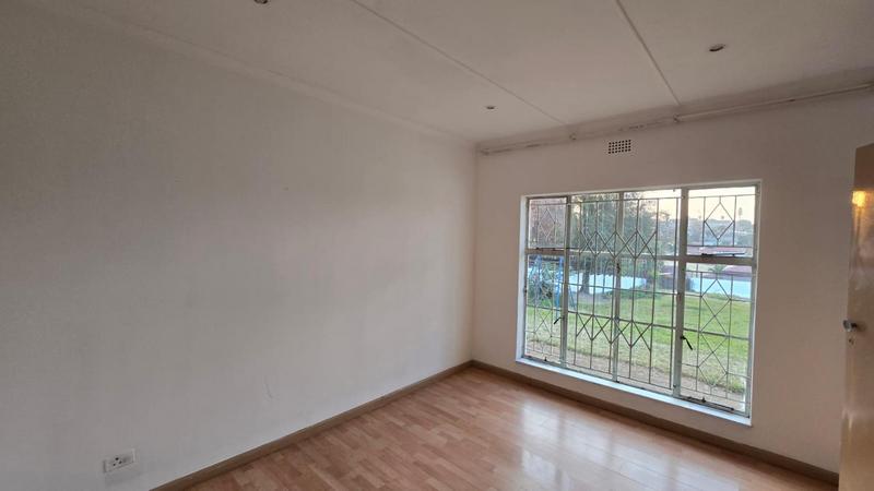 To Let 4 Bedroom Property for Rent in Kew Gauteng