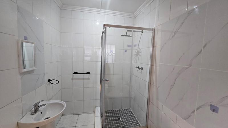 To Let 4 Bedroom Property for Rent in Kew Gauteng