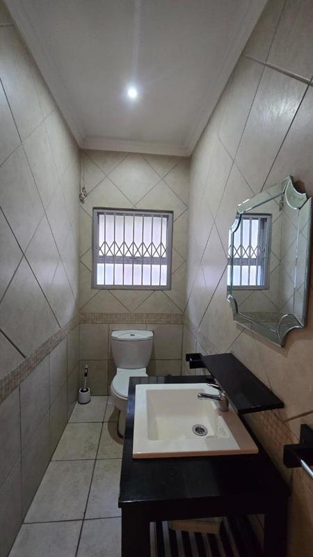 To Let 4 Bedroom Property for Rent in Kew Gauteng