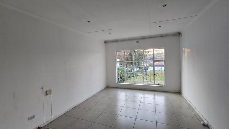 To Let 4 Bedroom Property for Rent in Kew Gauteng