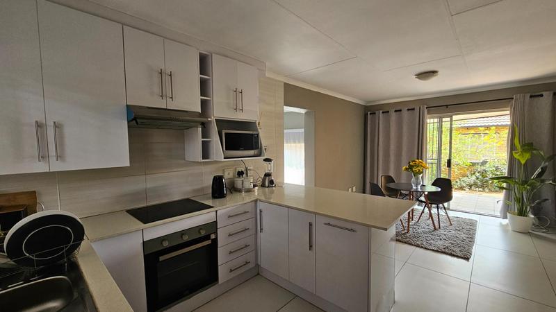 2 Bedroom Property for Sale in Wilgeheuwel Gauteng