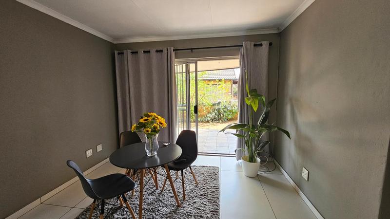 2 Bedroom Property for Sale in Wilgeheuwel Gauteng