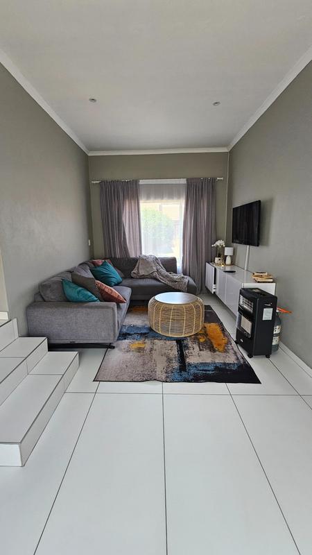2 Bedroom Property for Sale in Wilgeheuwel Gauteng