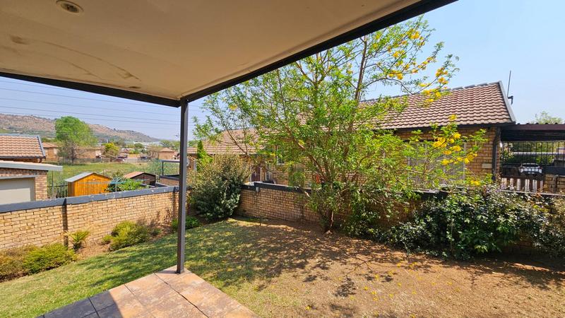 2 Bedroom Property for Sale in Wilgeheuwel Gauteng