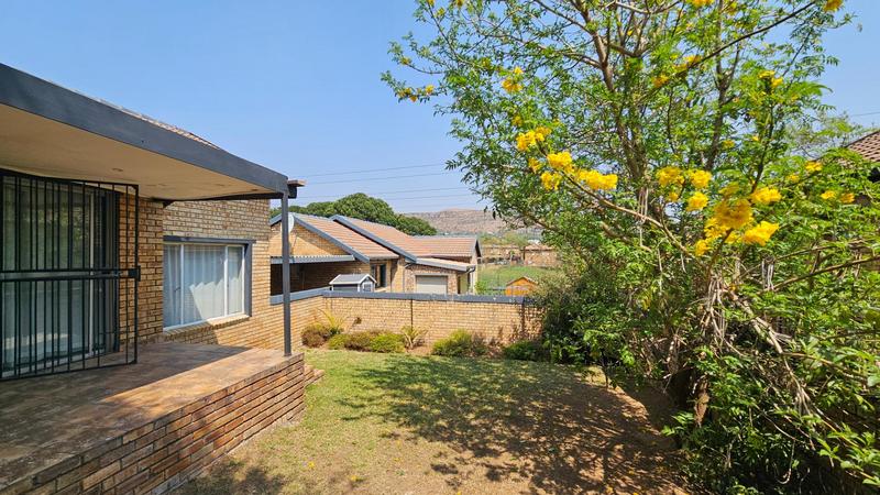 2 Bedroom Property for Sale in Wilgeheuwel Gauteng