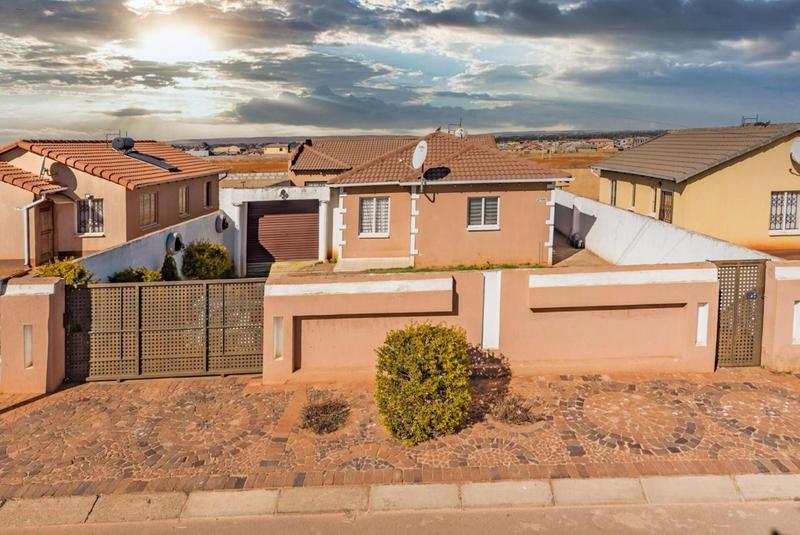 3 Bedroom Property for Sale in Protea Glen Gauteng