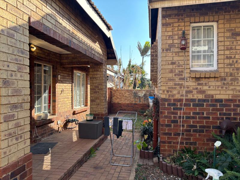 2 Bedroom Property for Sale in Lyttelton Gauteng