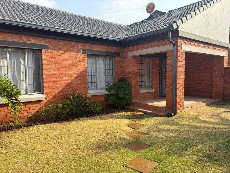 To Let 3 Bedroom Property for Rent in Mooikloof Gauteng