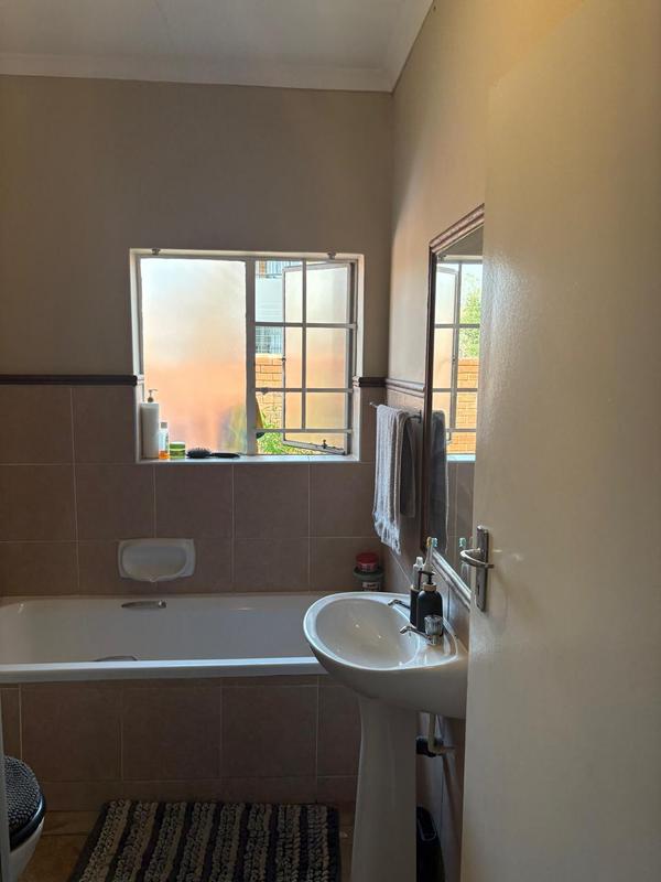 To Let 3 Bedroom Property for Rent in Mooikloof Gauteng