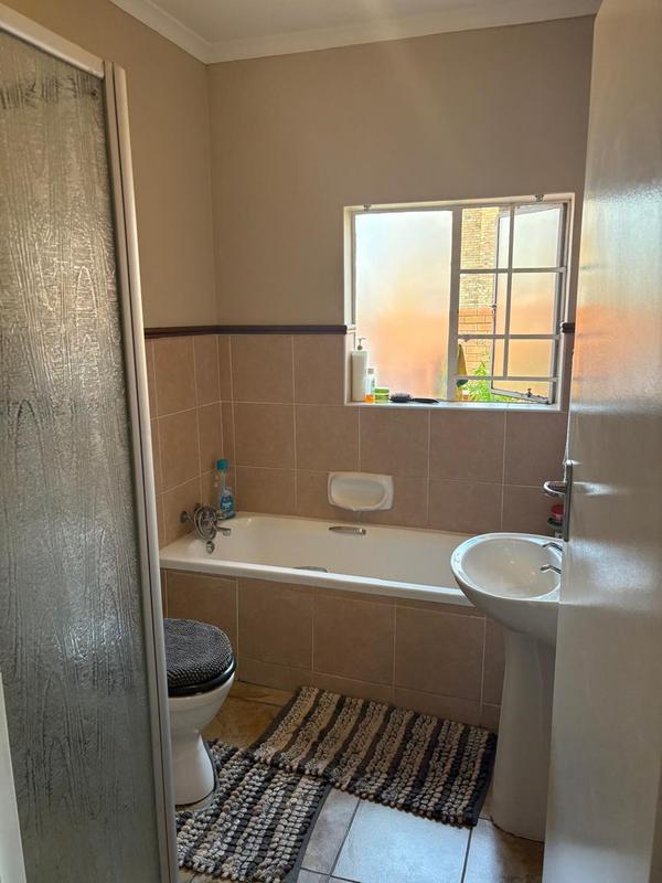 To Let 3 Bedroom Property for Rent in Mooikloof Gauteng