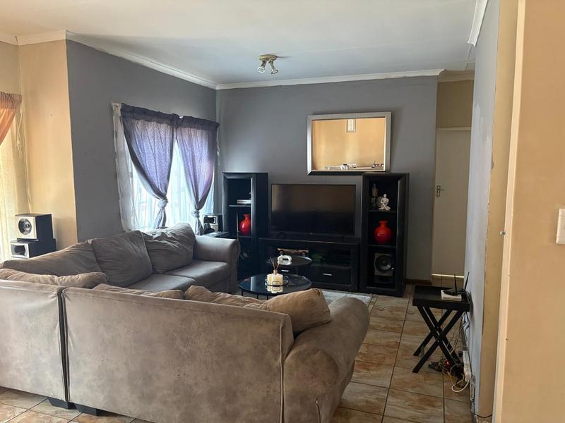 To Let 3 Bedroom Property for Rent in Mooikloof Gauteng