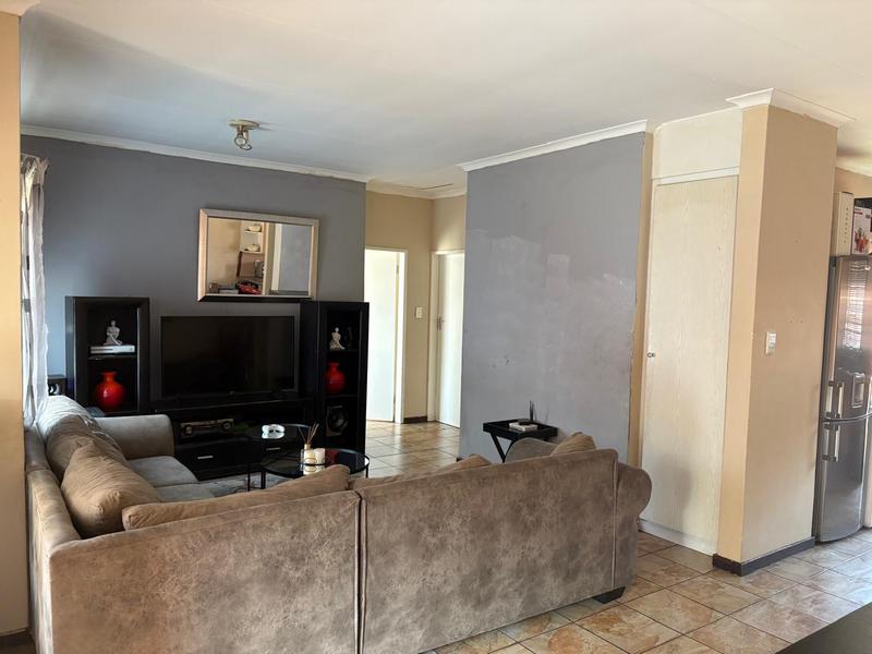 To Let 3 Bedroom Property for Rent in Mooikloof Gauteng