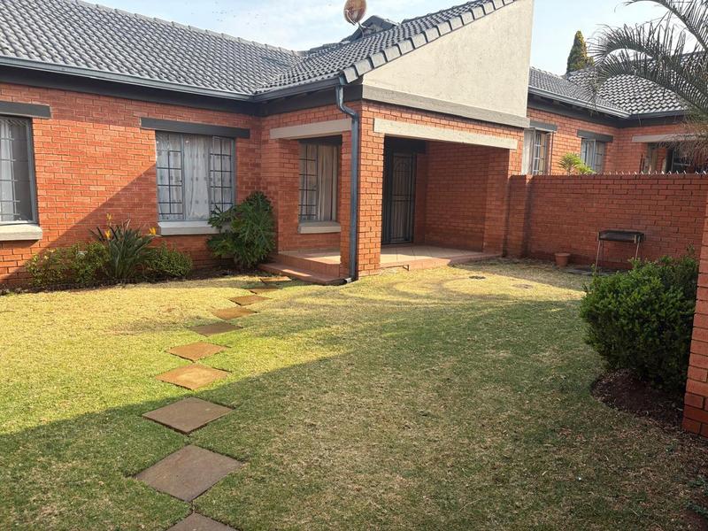 To Let 3 Bedroom Property for Rent in Mooikloof Gauteng