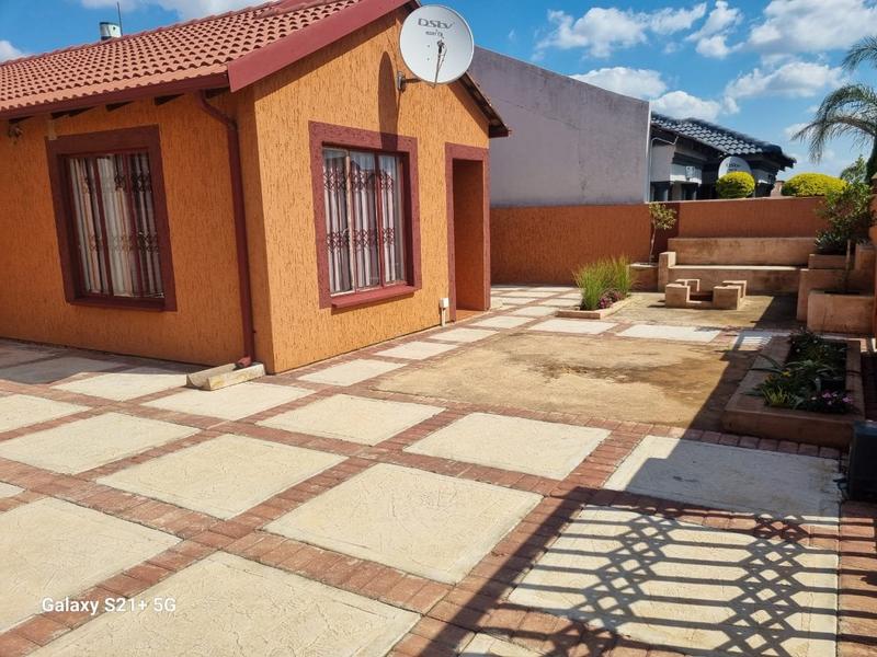 3 Bedroom Property for Sale in Soshanguve VV Gauteng