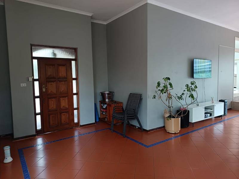 To Let 4 Bedroom Property for Rent in Kew Gauteng