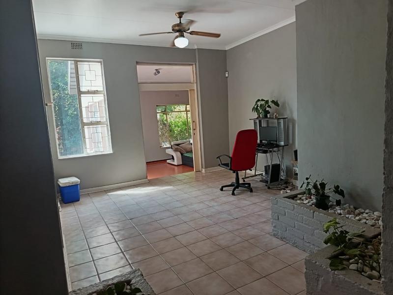 To Let 4 Bedroom Property for Rent in Kew Gauteng