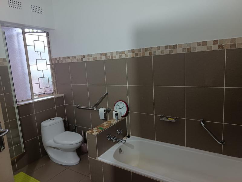 To Let 4 Bedroom Property for Rent in Kew Gauteng