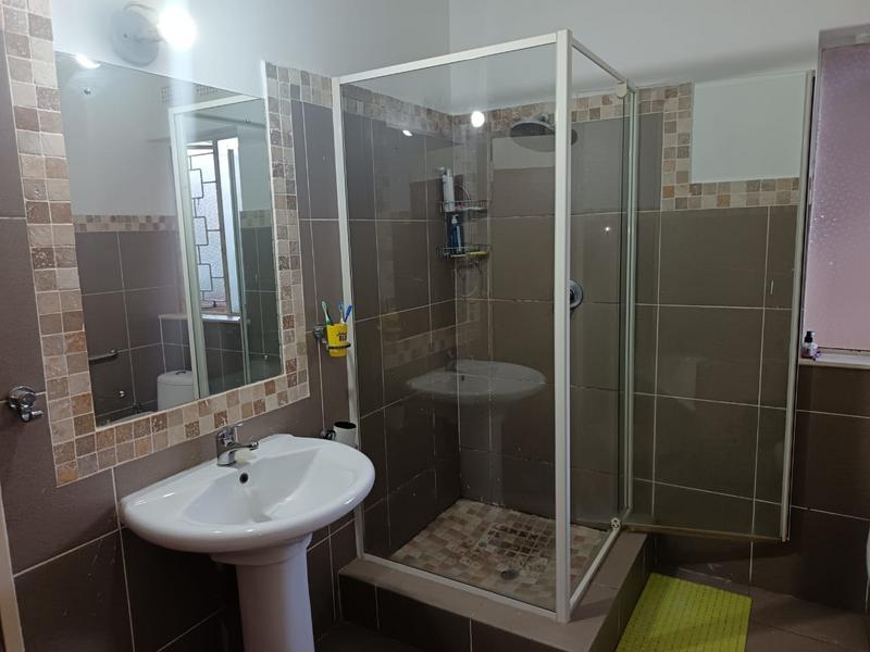 To Let 4 Bedroom Property for Rent in Kew Gauteng