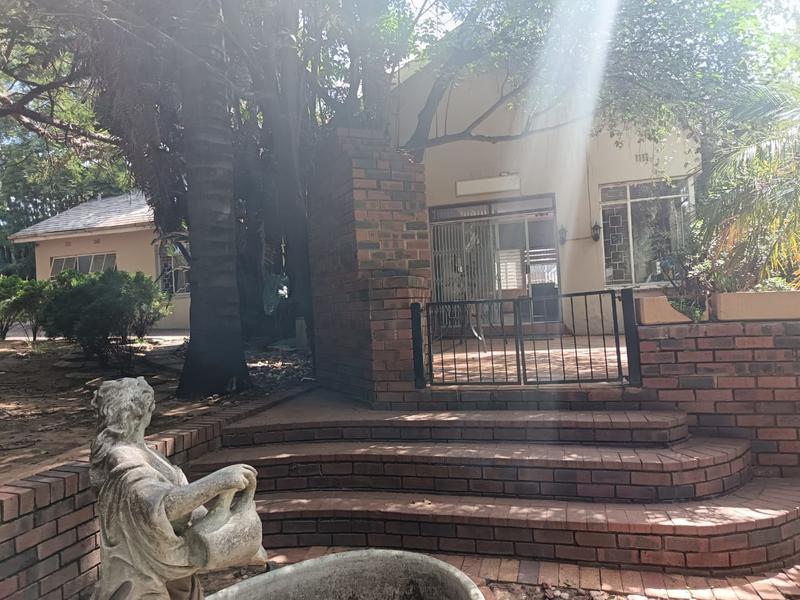 To Let 4 Bedroom Property for Rent in Kew Gauteng