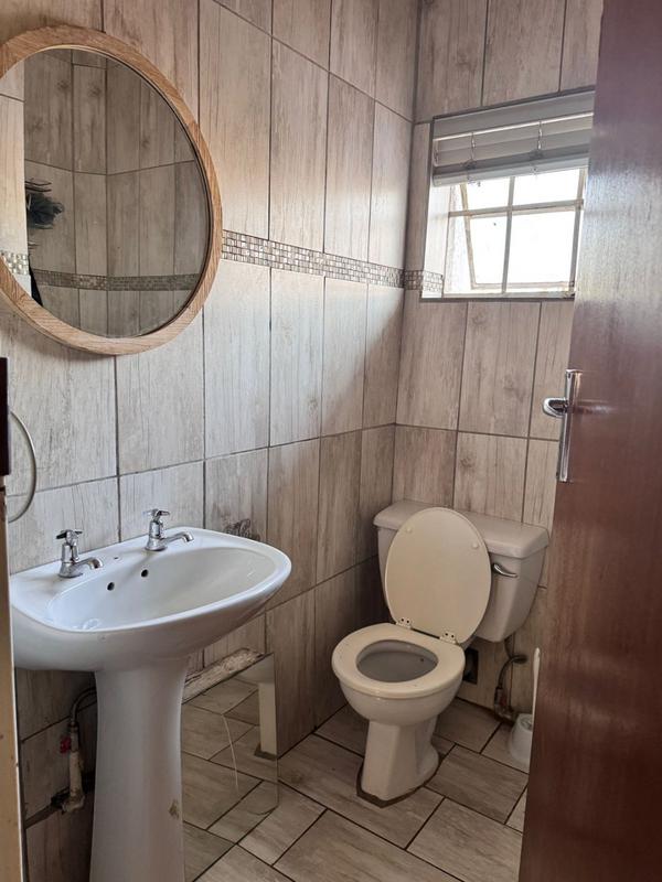 To Let 3 Bedroom Property for Rent in Lyndhurst Gauteng