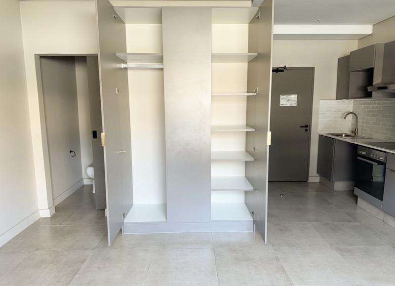 To Let 1 Bedroom Property for Rent in Sandown Gauteng