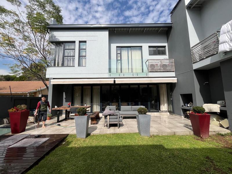 To Let 4 Bedroom Property for Rent in Sandown Gauteng