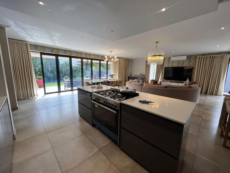 To Let 4 Bedroom Property for Rent in Sandown Gauteng