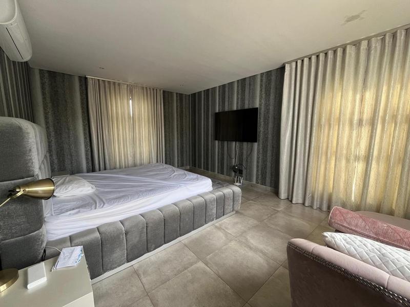 To Let 4 Bedroom Property for Rent in Sandown Gauteng