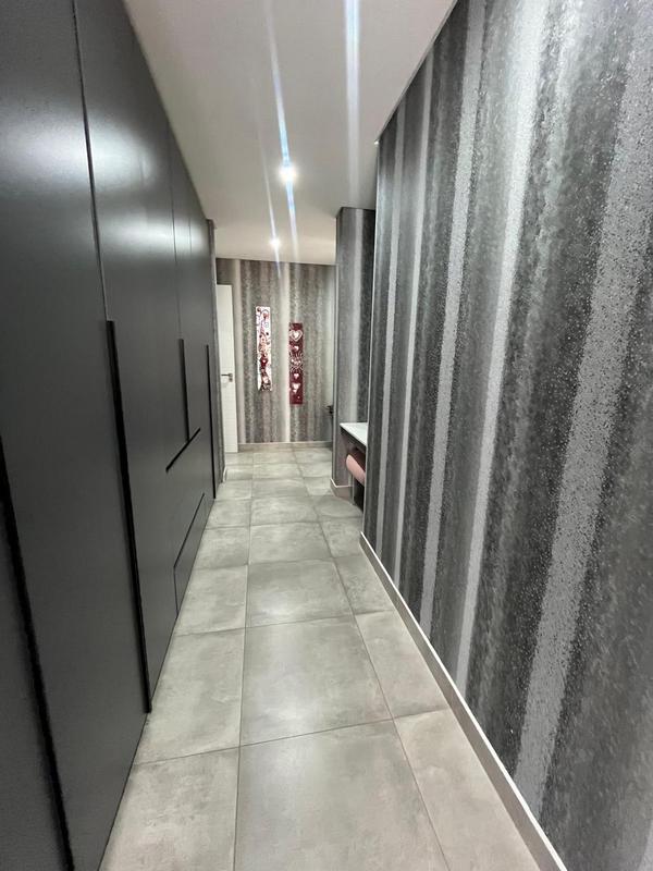 To Let 4 Bedroom Property for Rent in Sandown Gauteng