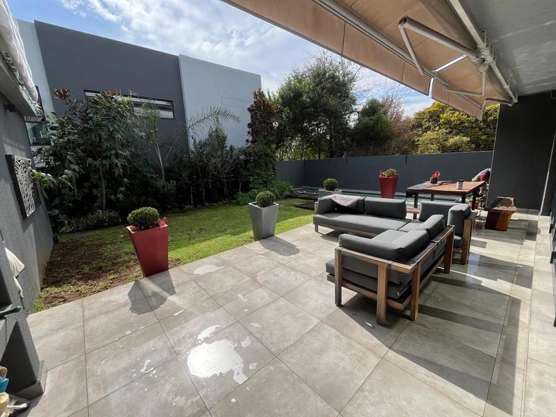 To Let 4 Bedroom Property for Rent in Sandown Gauteng