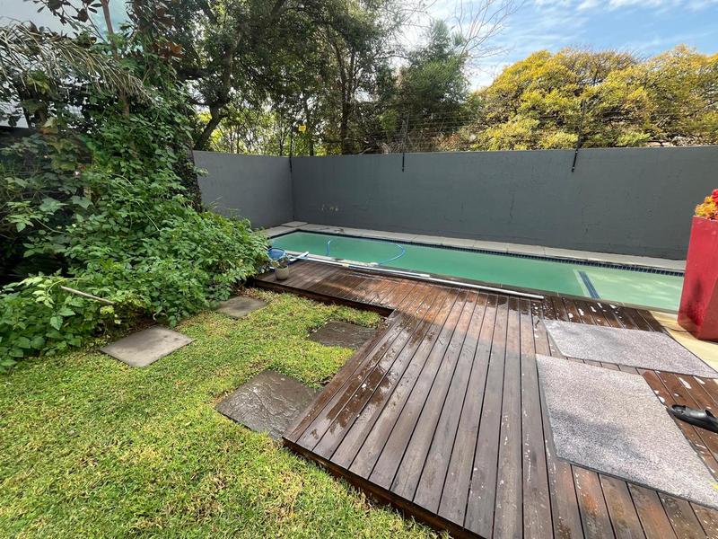 To Let 4 Bedroom Property for Rent in Sandown Gauteng