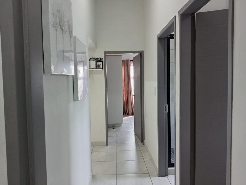 To Let 3 Bedroom Property for Rent in Pinehaven Gauteng